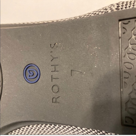 SOLD Limited Edition Cherry Ribbon Rothy’s Flats🍒 - Picture 3 of 7